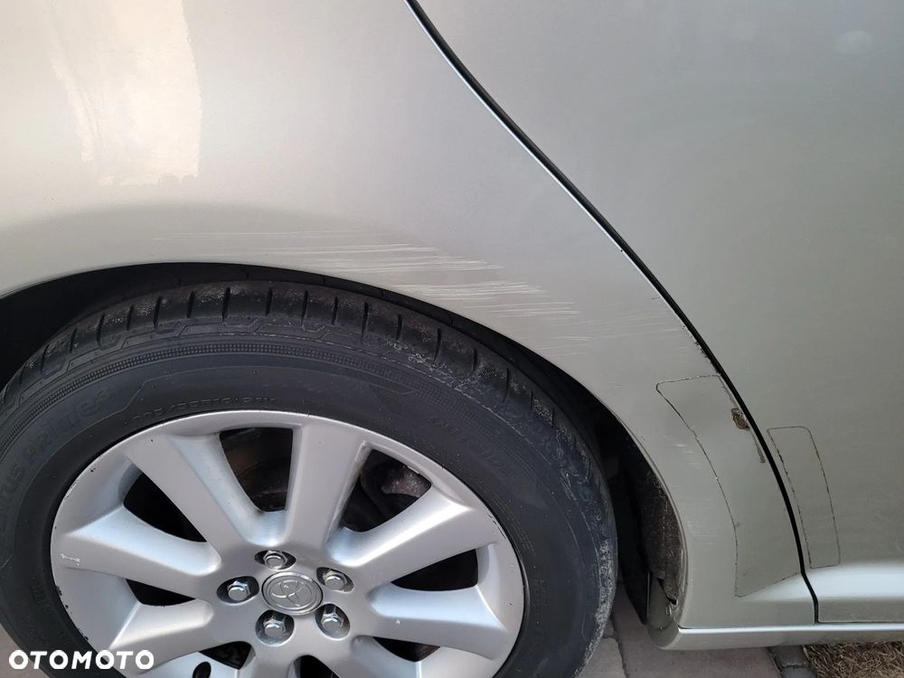 Toyota Avensis 1.8 VVT-i Sol - 15