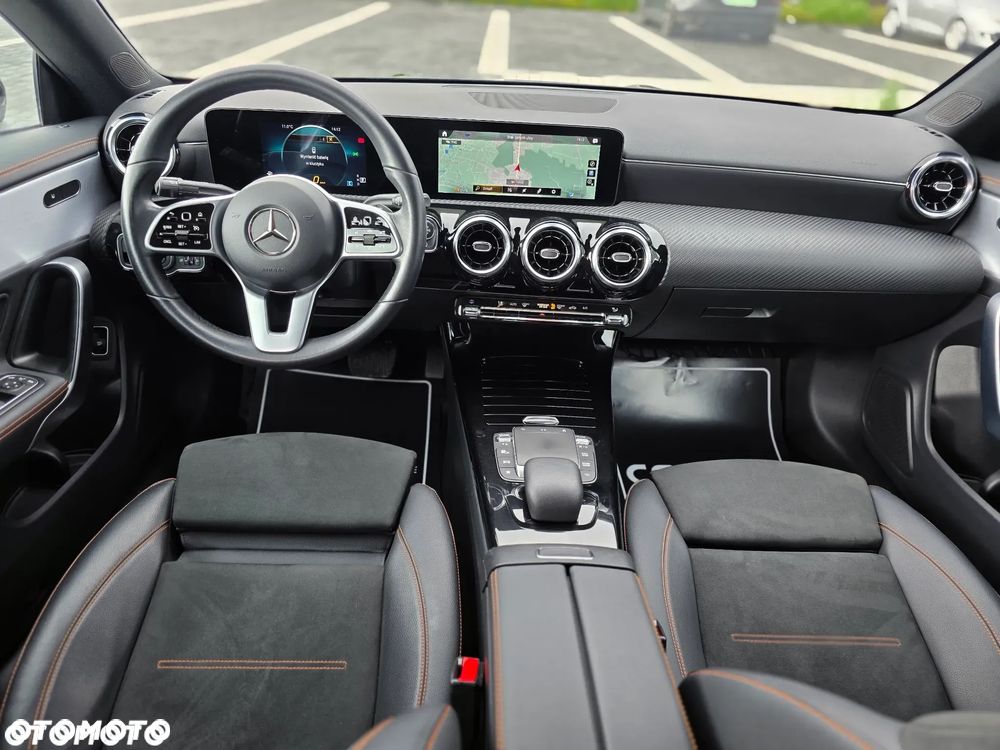 Mercedes-Benz CLA 180 d 8G-DCT - 17