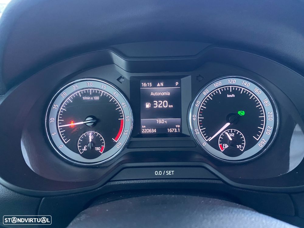 Skoda Octavia Break 1.6 TDI DSG Premium Edition - 8