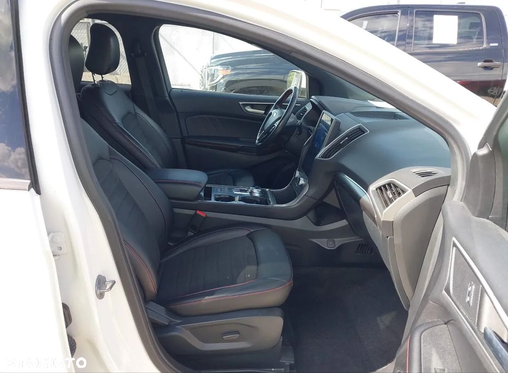 Ford Edge - 8