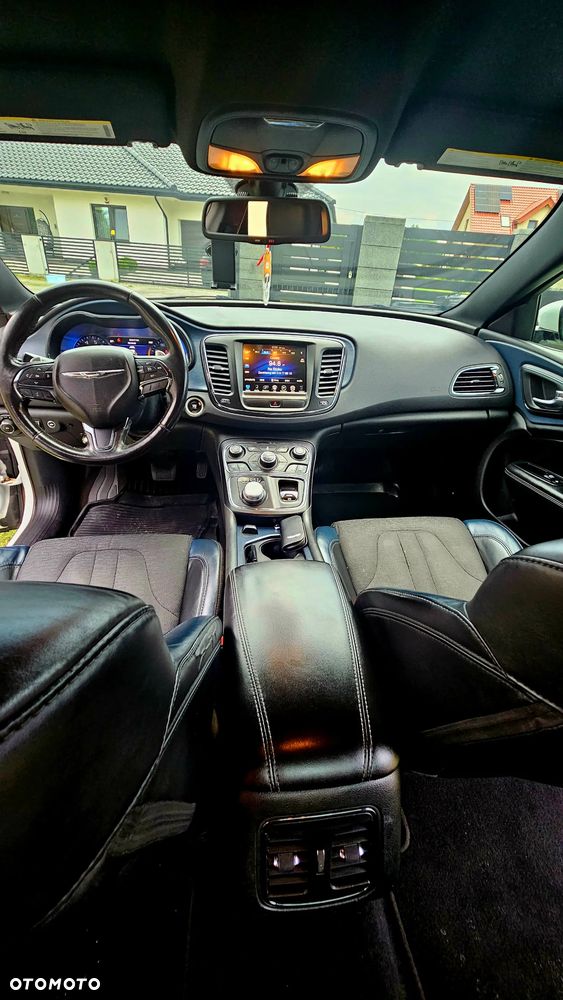 Chrysler 200 - 23