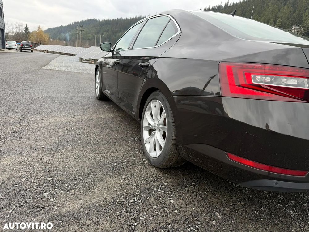 Skoda Superb 2.0 TDI Ambition - 3