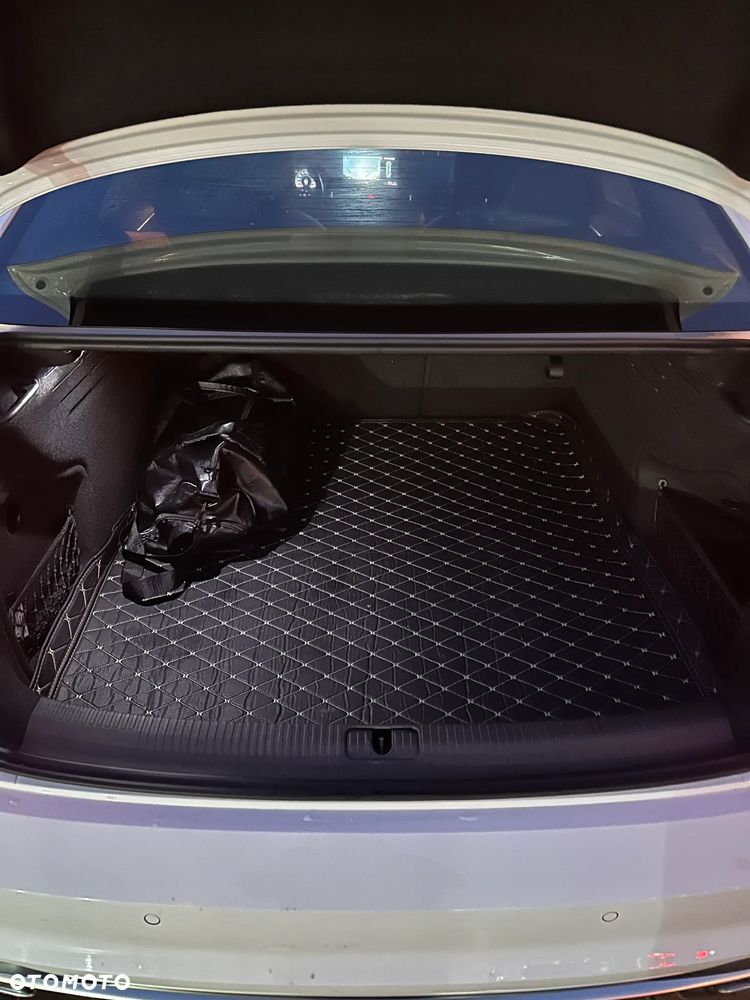 Audi A4 Limousine - 9