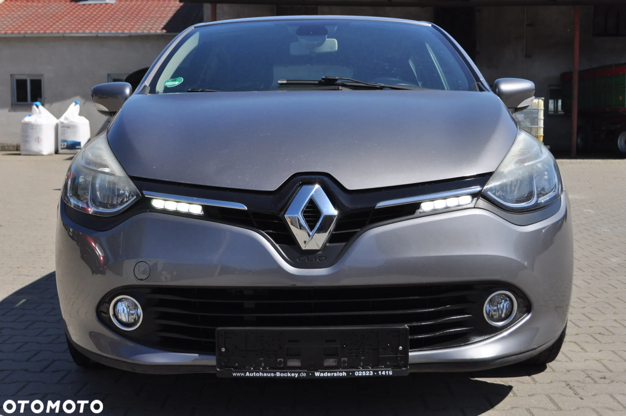 Renault Clio 1.2 16V Limited Plus - 23