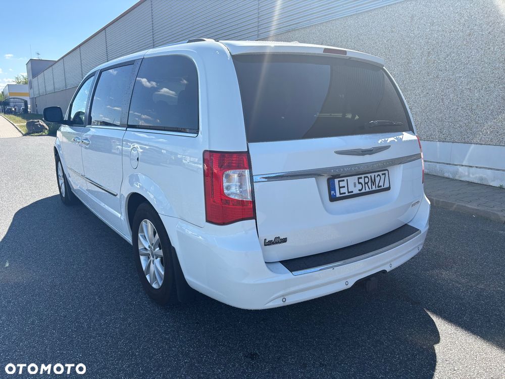 Chrysler Town & Country 3.6 Limited - 6
