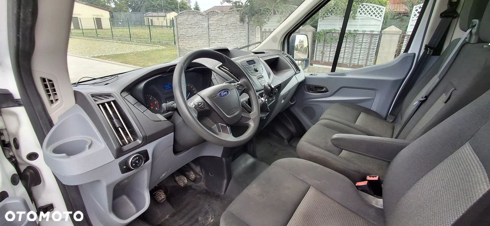 Ford Transit - 12