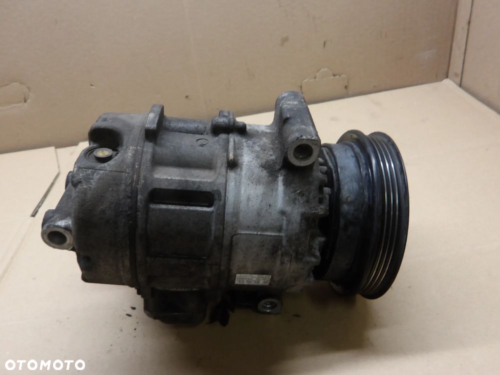 PASSAT B5 FL SEDAN 1.9TDI SPRĘŻARKA KOMPRESOR KLIMATYZACJI 8D0260808 - 1