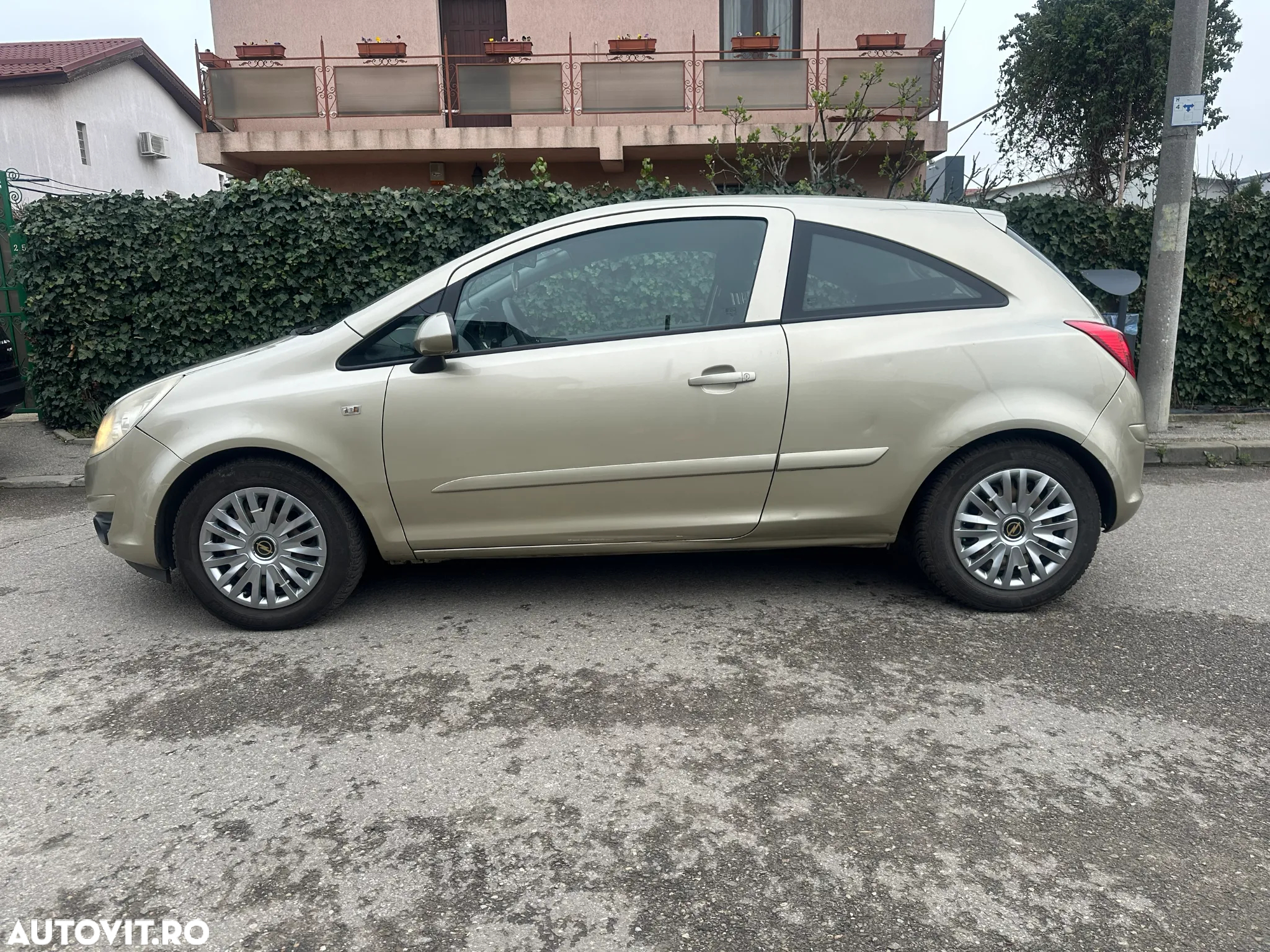 Opel Corsa 1.2i Enjoy - 4