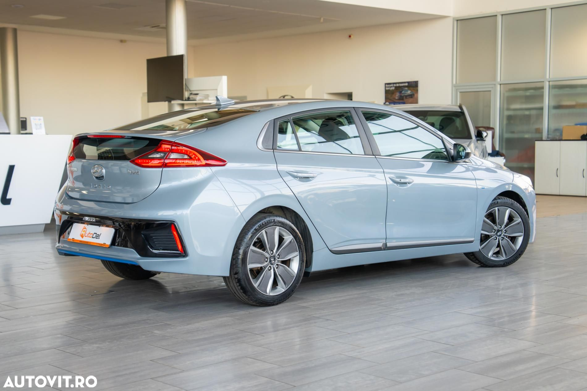 Hyundai IONIQ - 10