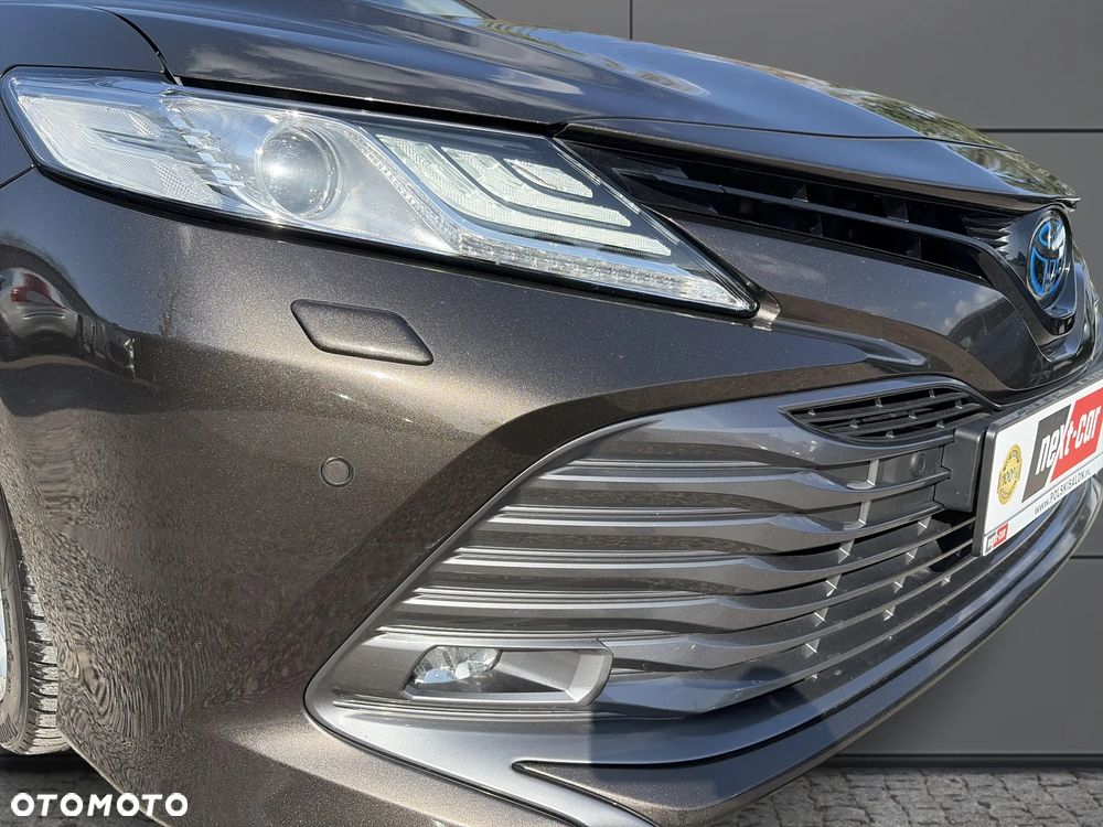 Toyota Camry 2.5 Hybrid Executive CVT - 34