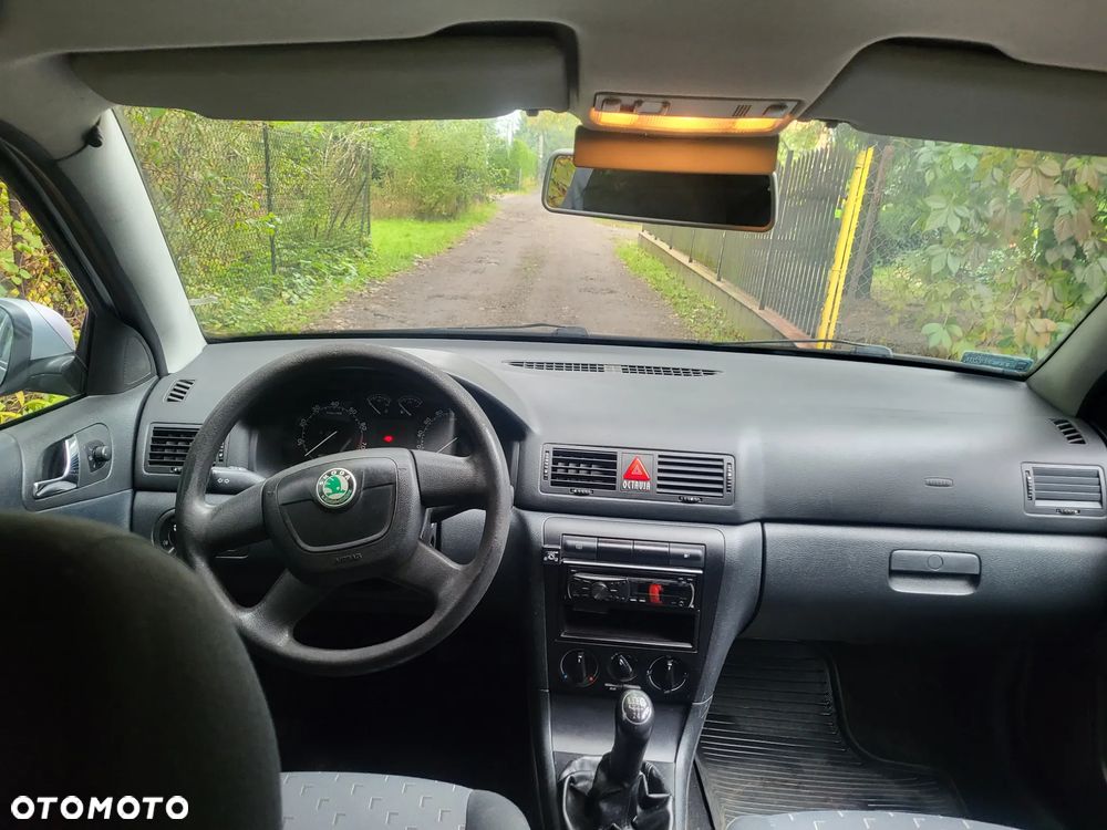 Skoda Octavia 1.6 Tour - 7
