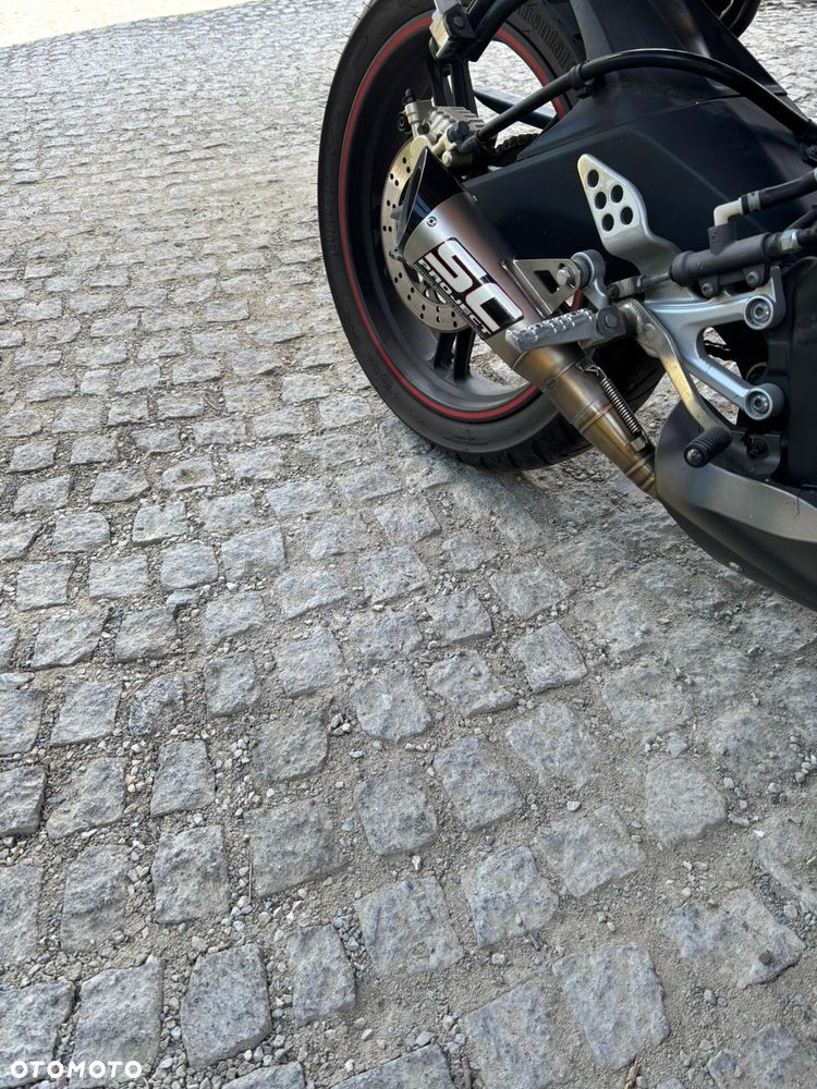 Yamaha YZF - 8