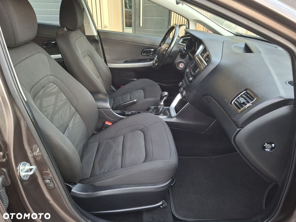 Kia Ceed - 8