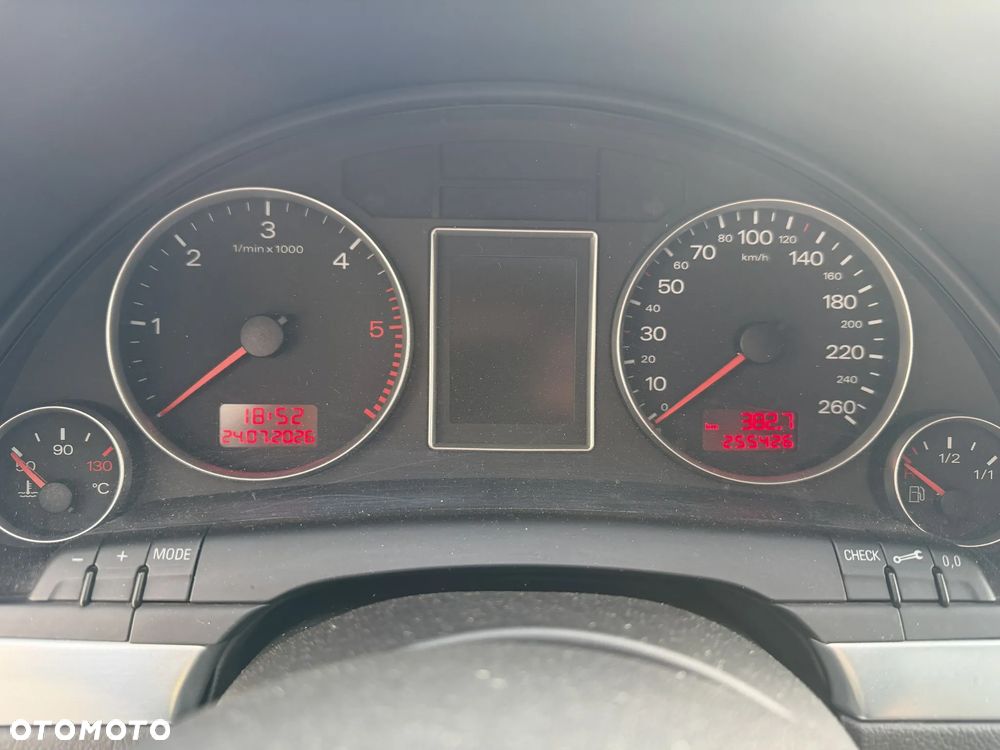 Audi A4 Limousine 2.0 TDI DPF - 9