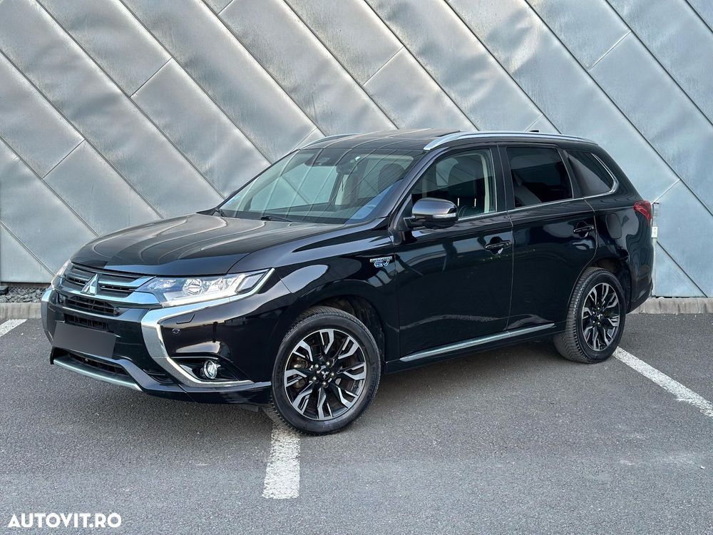 Mitsubishi Outlander - 2