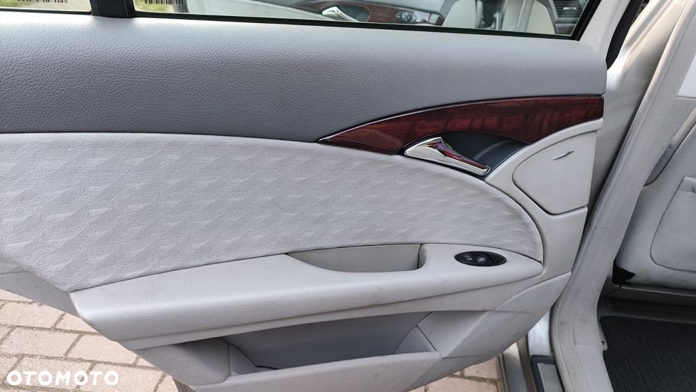 Mercedes-Benz Klasa E 200 CDI Classic DPF - 16