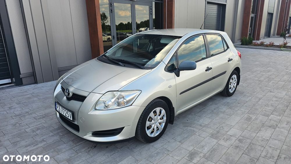 Toyota Auris 1.4 D-4D Luna - 2