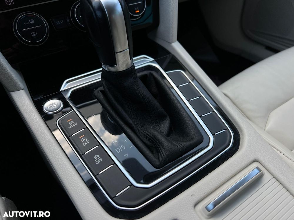 Volkswagen Passat - 16