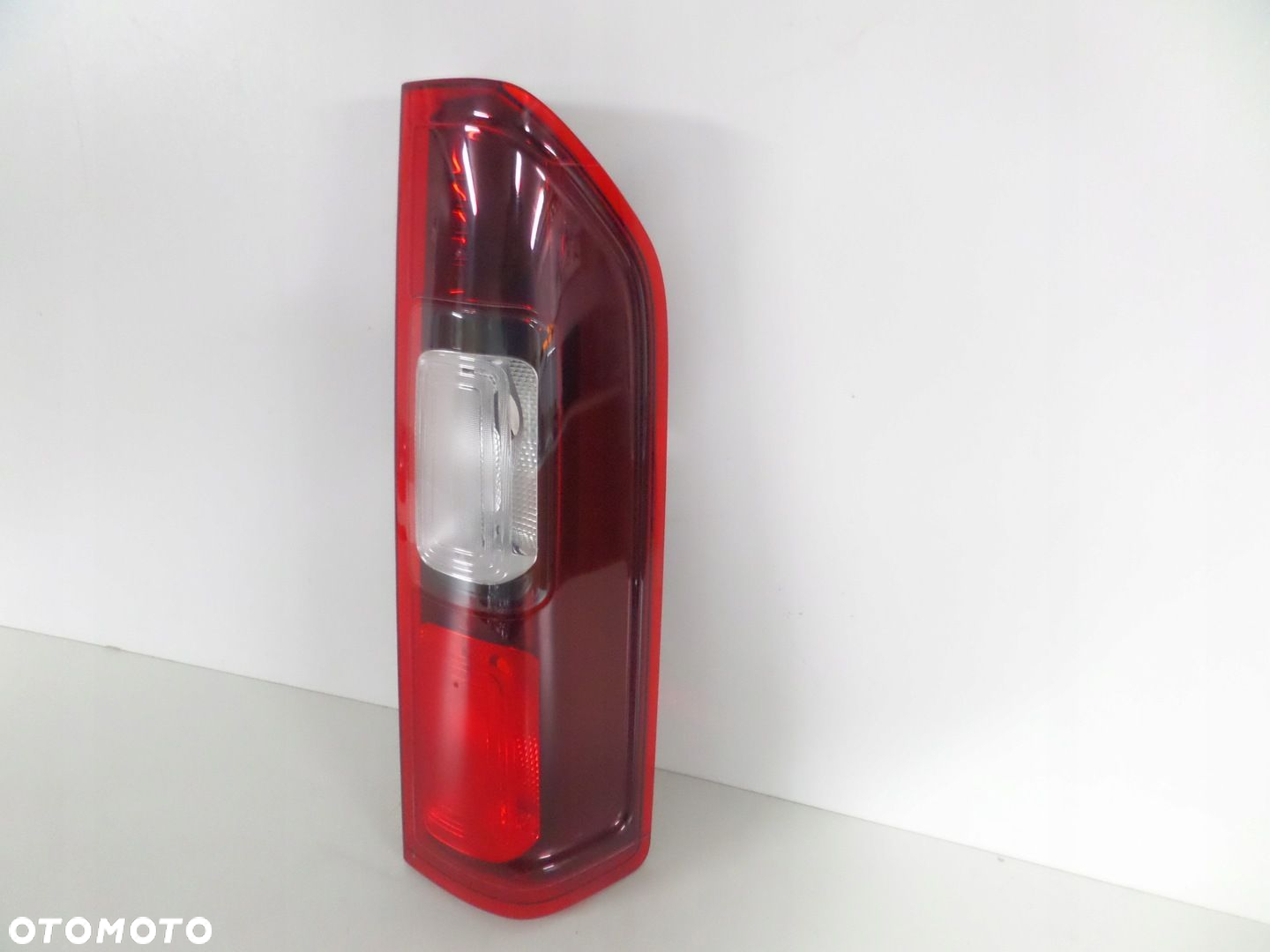 Lampa tylna tył prawa RENAULT TRAFIC VIVARO 14- - 2