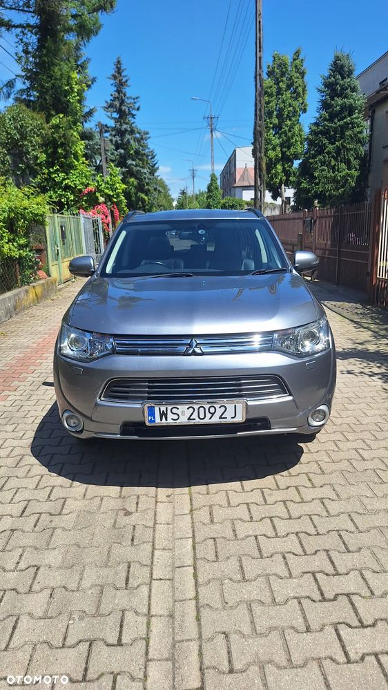 Mitsubishi Outlander - 1
