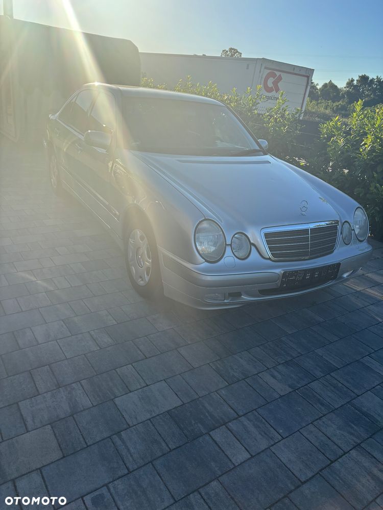 Mercedes-Benz Klasa E - 1