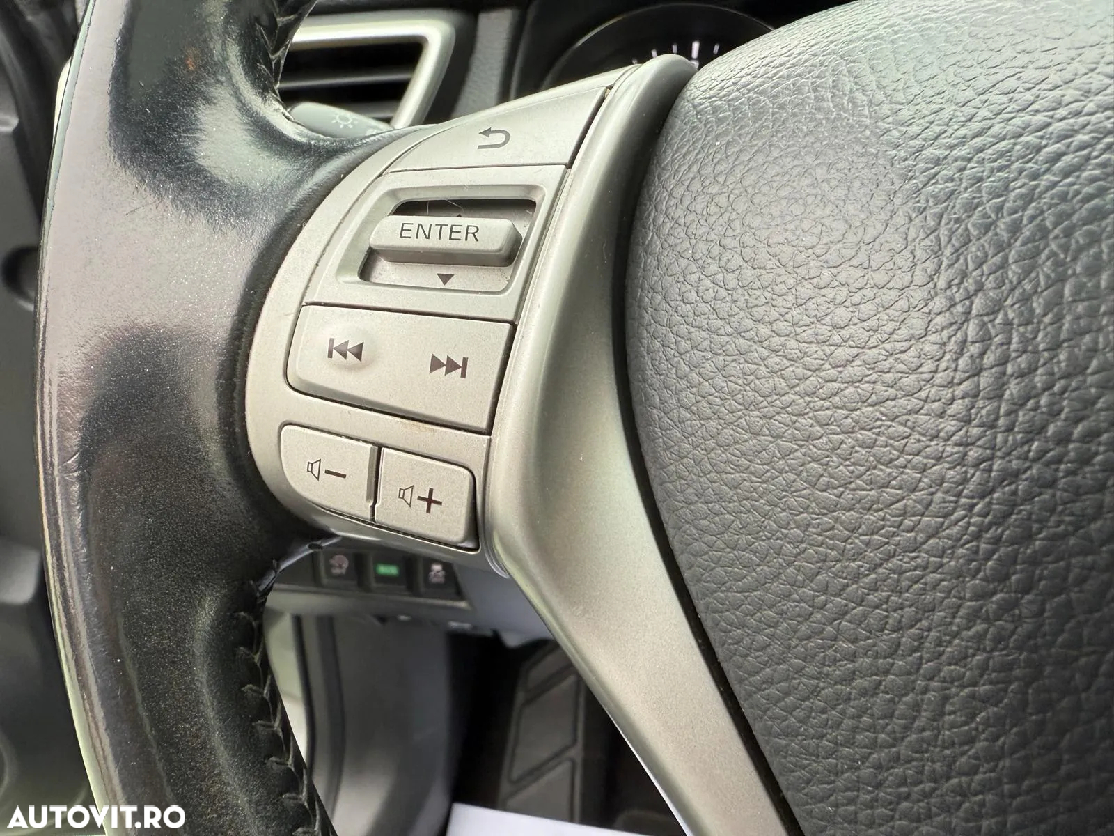 Nissan Qashqai 1.6 DCI Xtronic TEKNA - 12