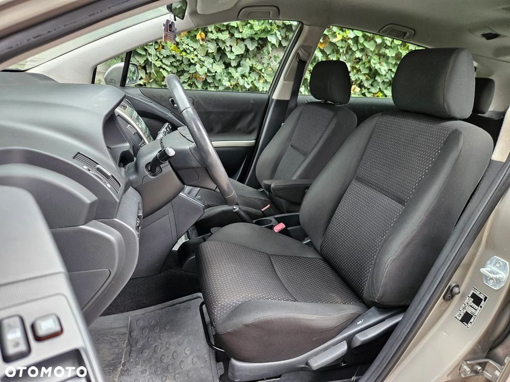 Toyota Corolla Verso - 8