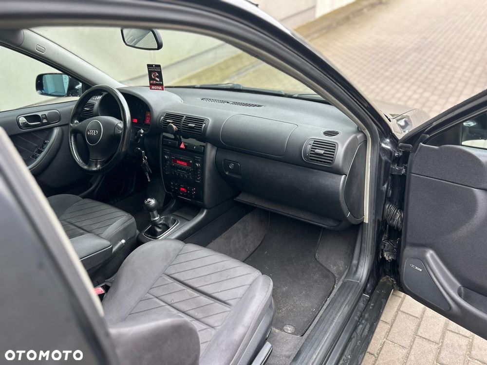 Audi A3 1.8T Attraction - 6