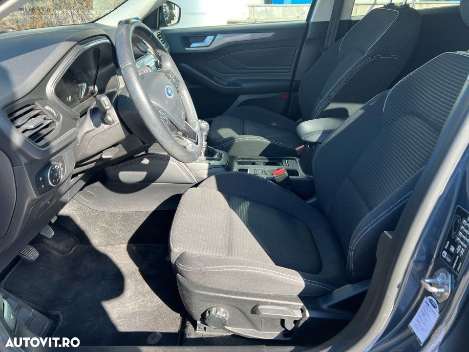 Ford Focus - 8