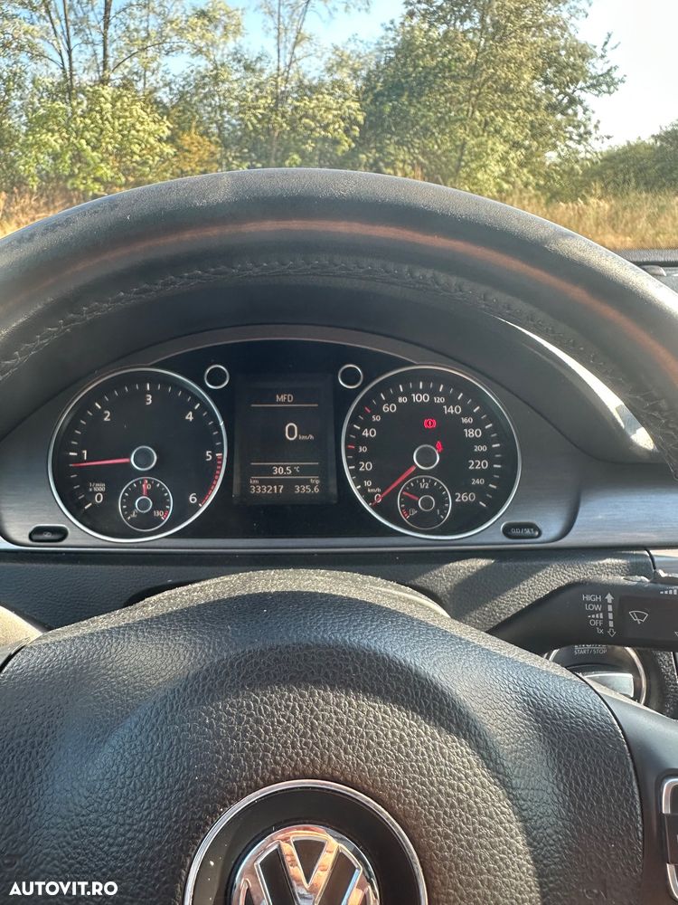 Volkswagen Passat 2.0 TDI Blue TDI Highline - 14
