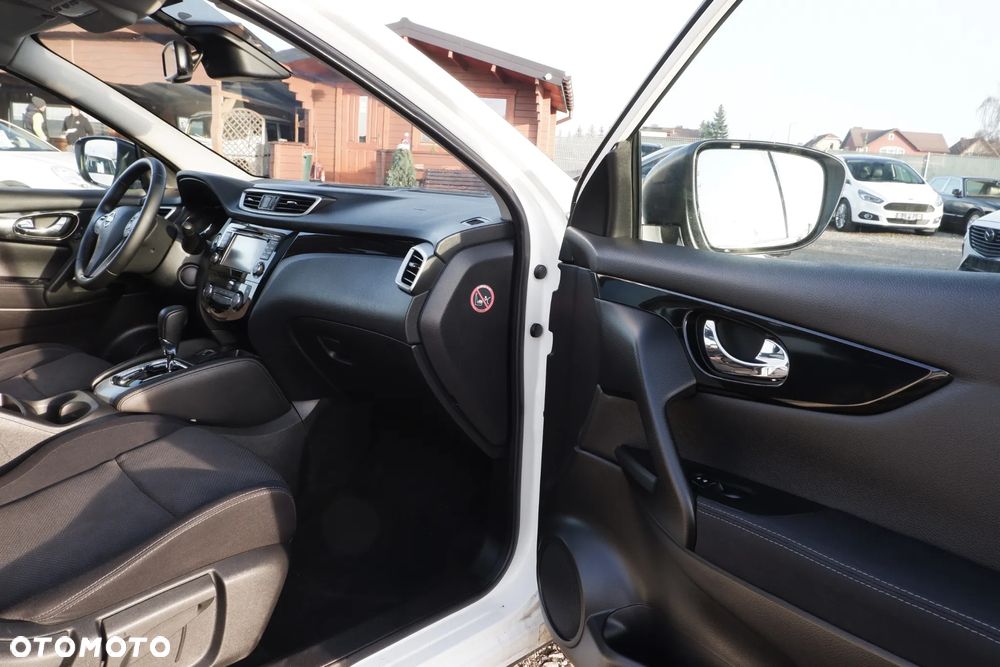 Nissan Qashqai 1.6 DCi Xtronic N-Connecta - 3