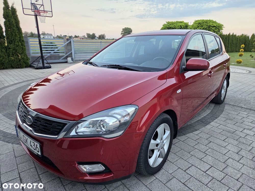 Kia Ceed - 13