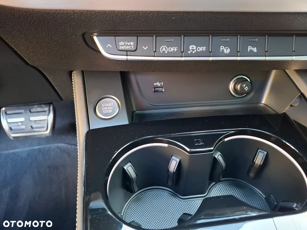 Audi A4 Limousine 45 TFSI quattro S tronic S line - 24