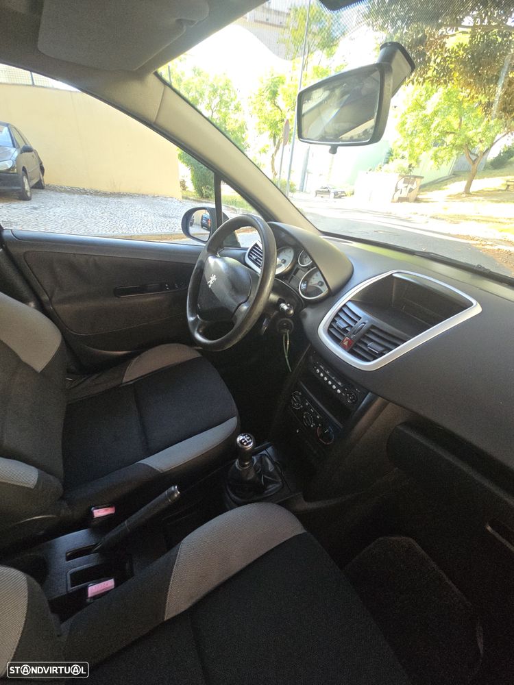 Peugeot 207 1.4 HDi Urban - 17