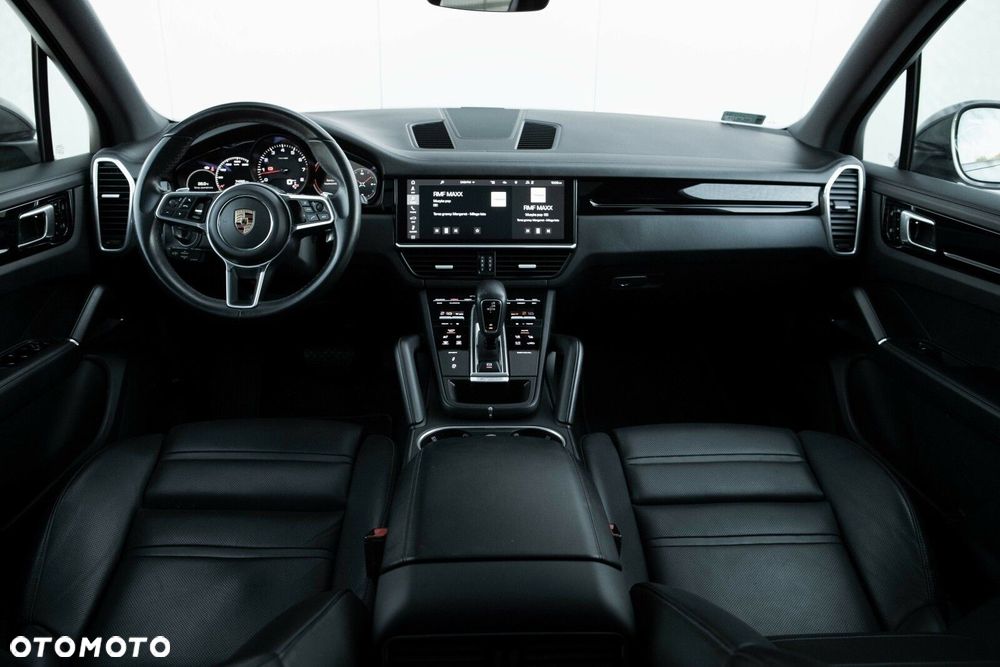 Porsche Cayenne - 22
