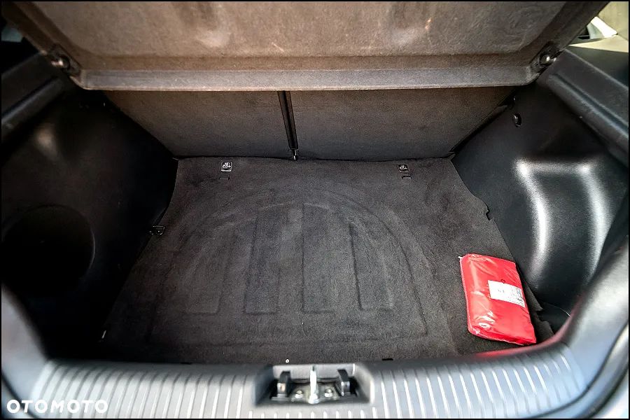 Hyundai Veloster - 35