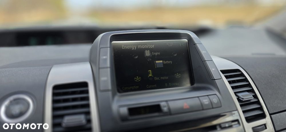 Toyota Prius 1.5 VVT-i Sol - 17