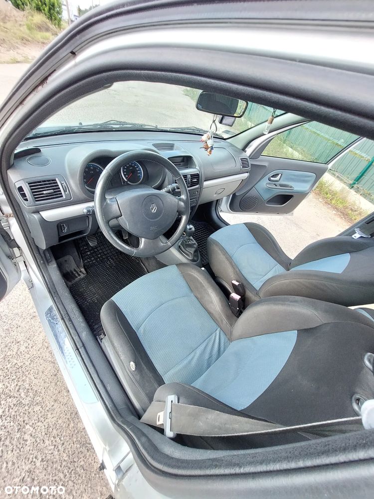 Renault Clio - 12
