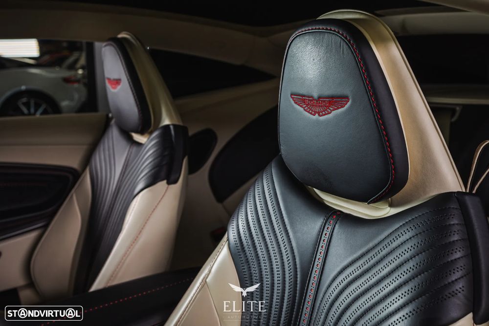 Aston Martin DB11 Coupé V12 Launch Edition - 14