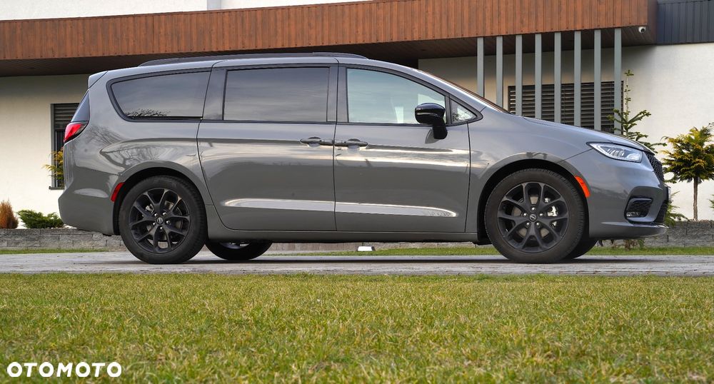 Chrysler Pacifica - 6