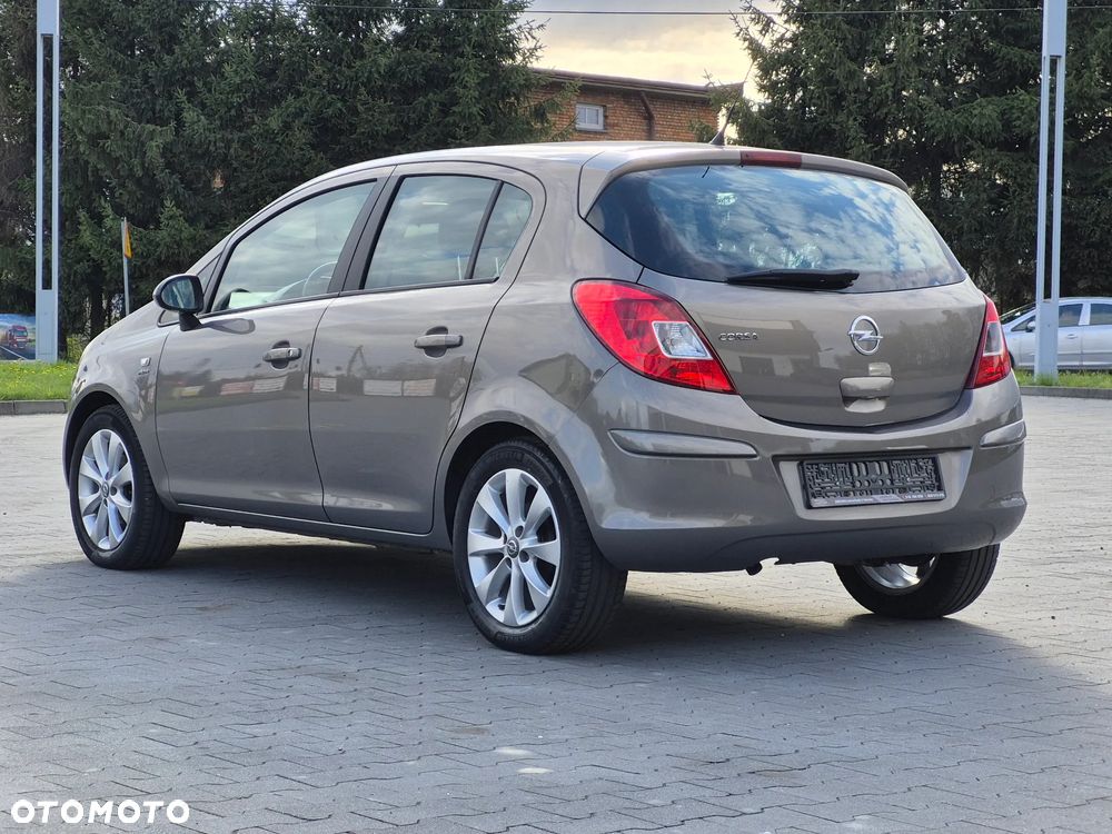 Opel Corsa 1.4 16V Active - 3