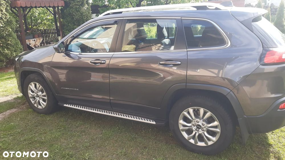 Jeep Cherokee - 15