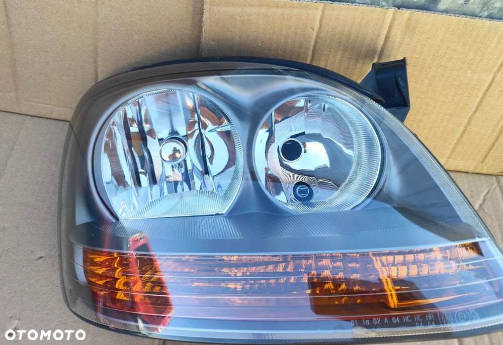 Reflektor prawy Lampa prawa Nissan Almera Tino 2001- EU - 2