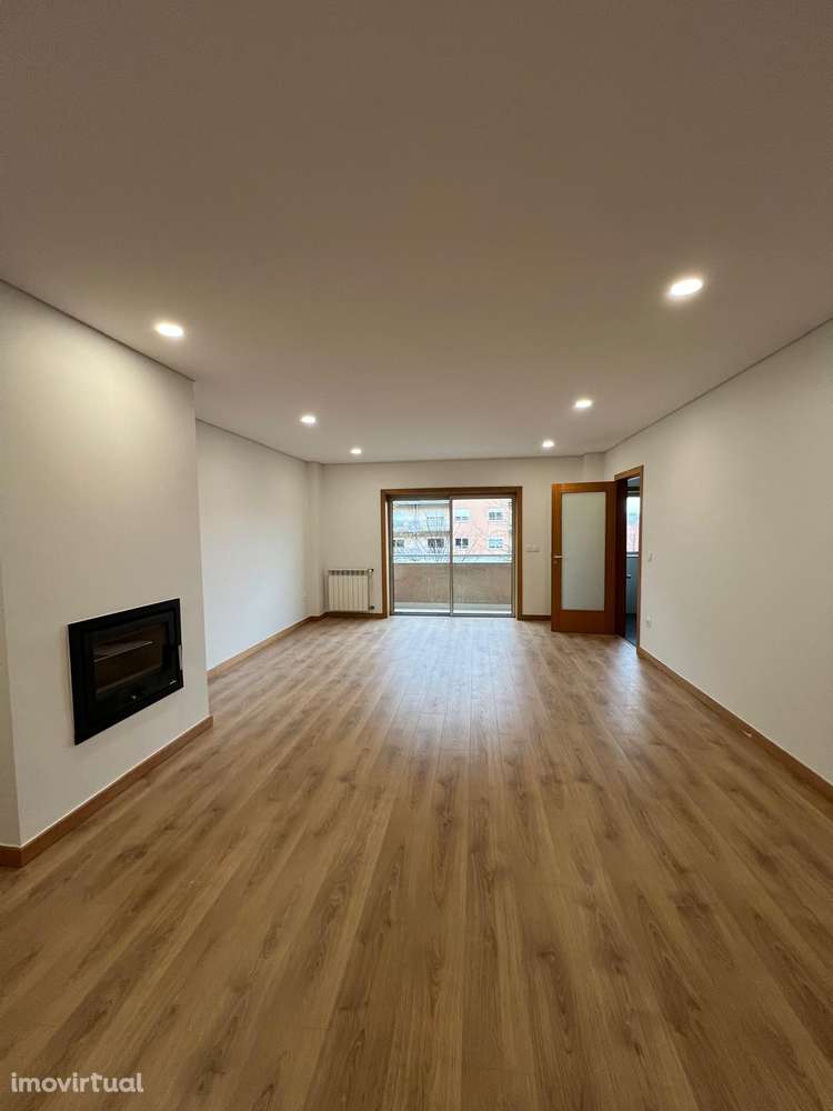 Apartamento T 4 Braga Nogueiró - Grande imagem: 2/19