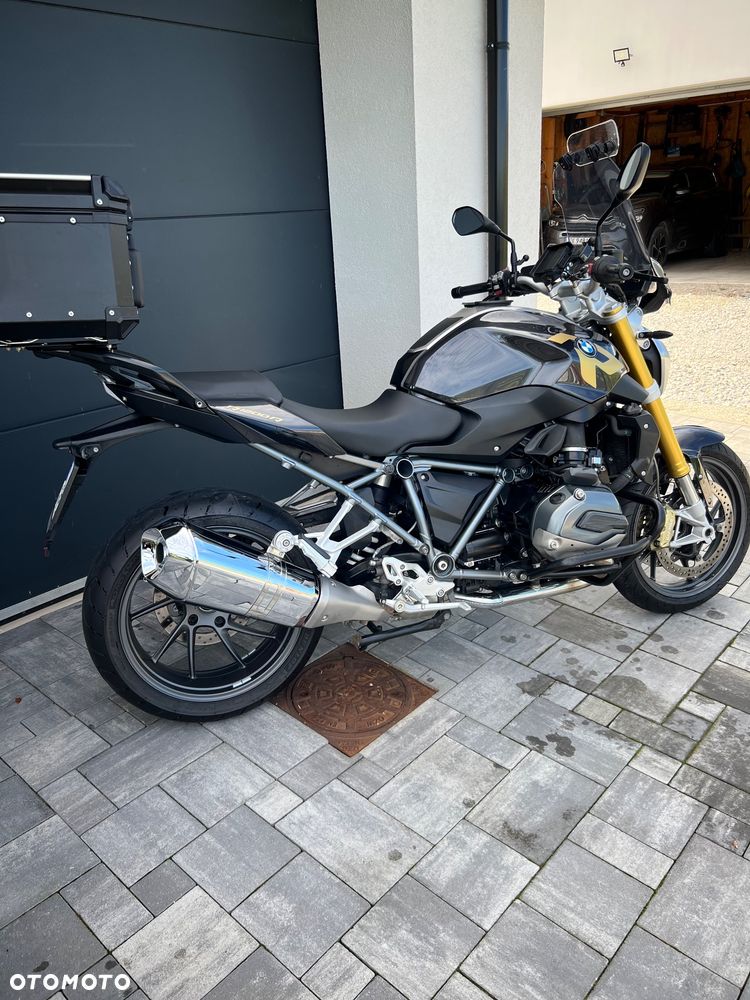BMW R - 8