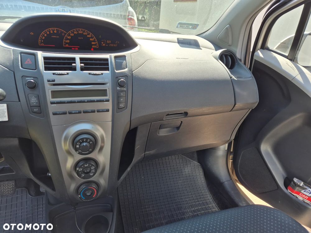 Toyota Yaris 1.33 Luna - 11