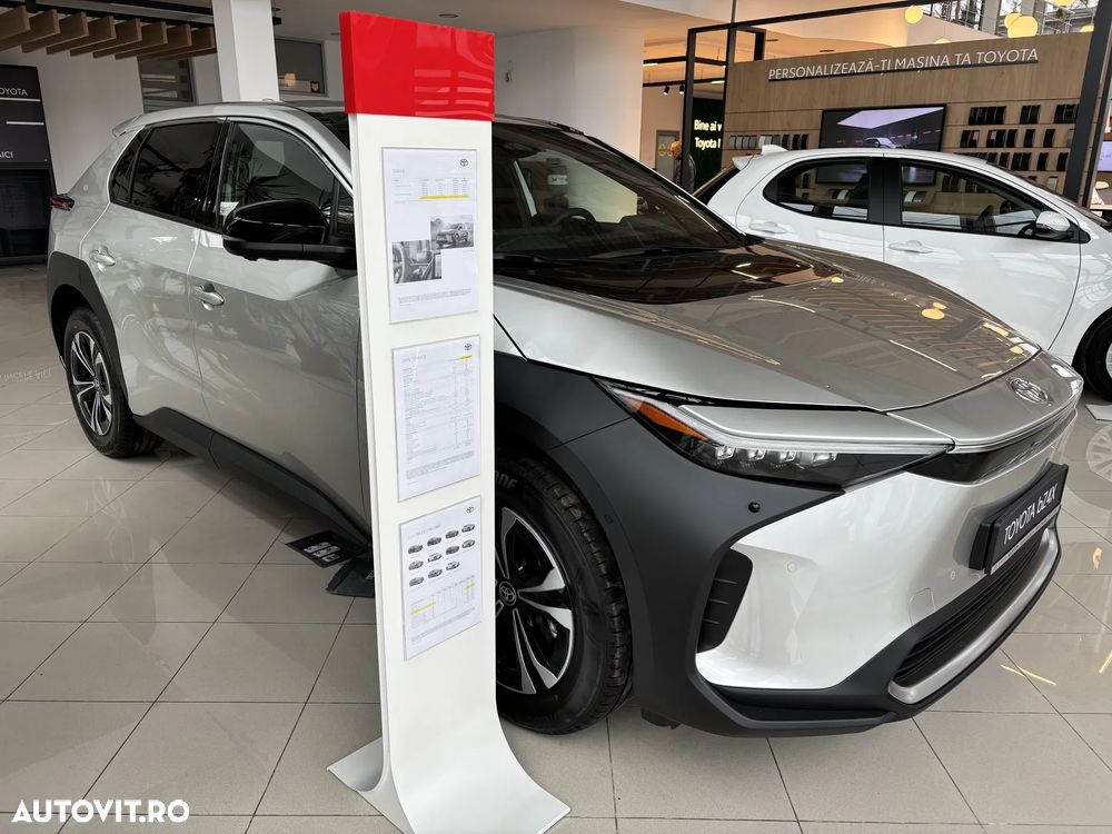 Toyota BZ4X 160 KW AWD (4x4) Luxury Solar Edition - 2