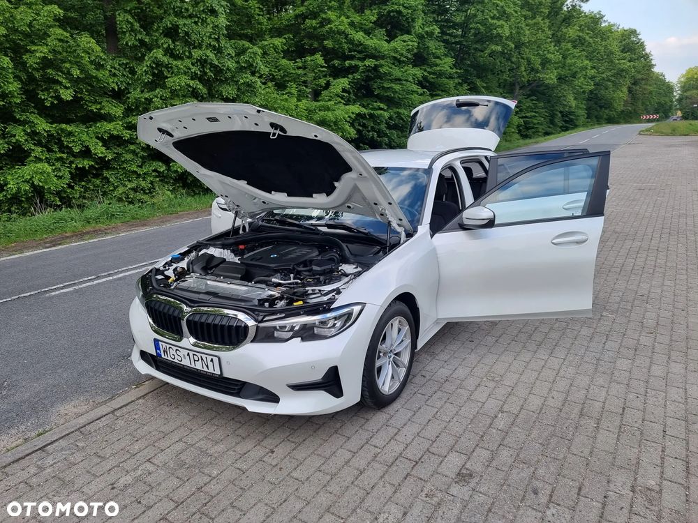BMW Seria 3 320d Edition Luxury Line Purity - 27