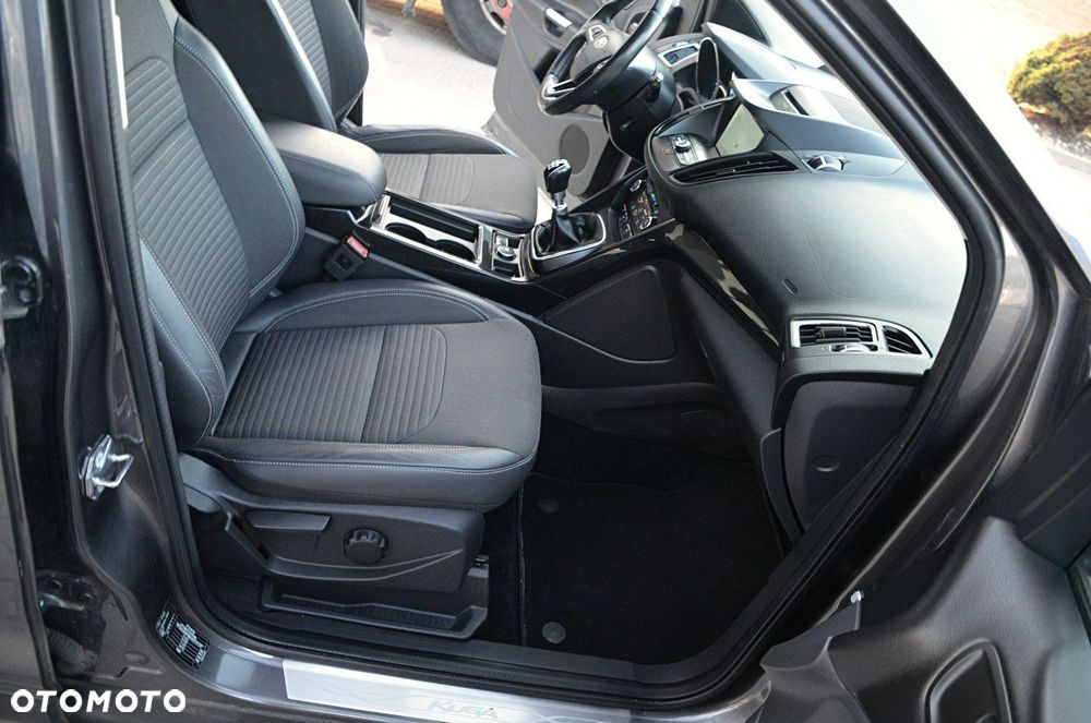 Ford Kuga - 18