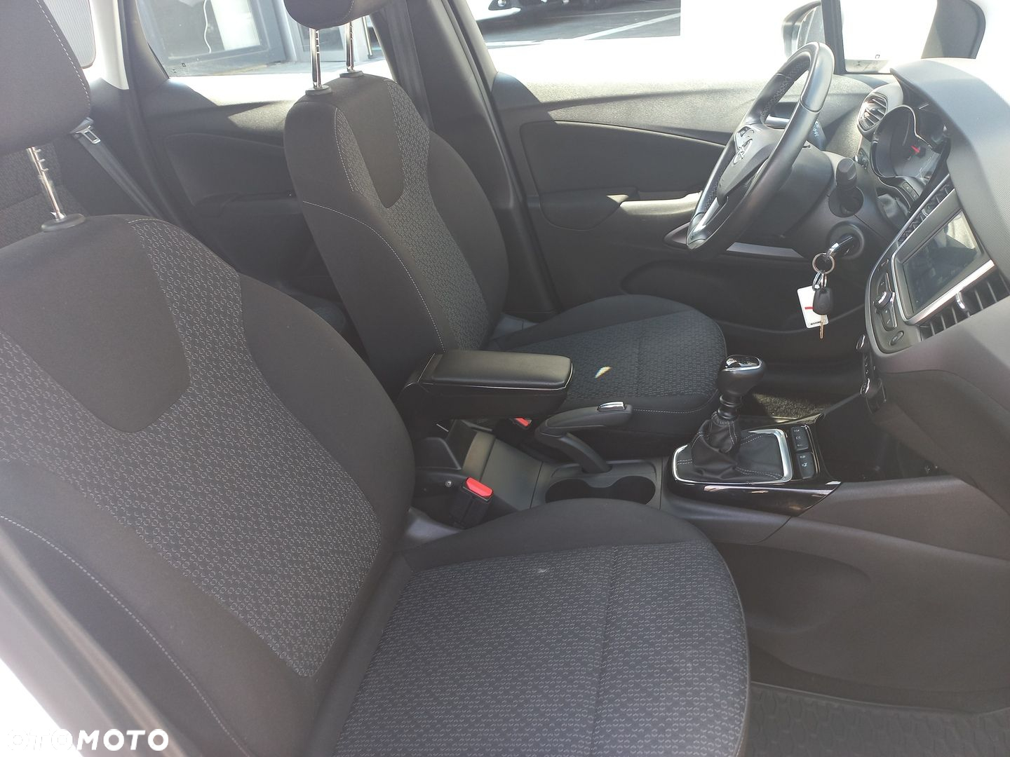 Opel Crossland X 1.2 T Enjoy S&S - 15